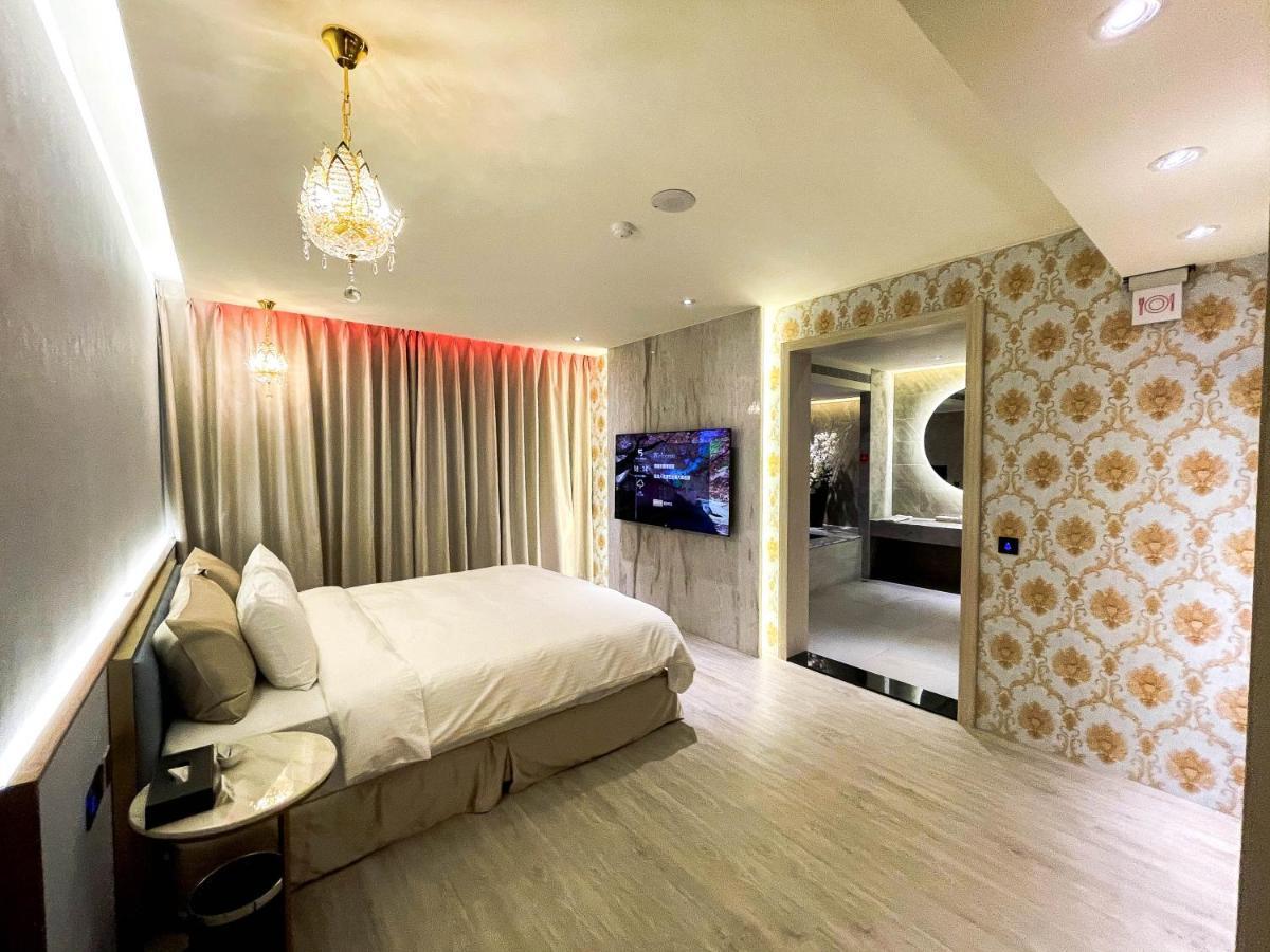 Fifth Avenue Motel Taichung Exterior foto