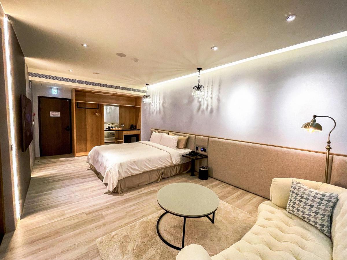 Fifth Avenue Motel Taichung Exterior foto